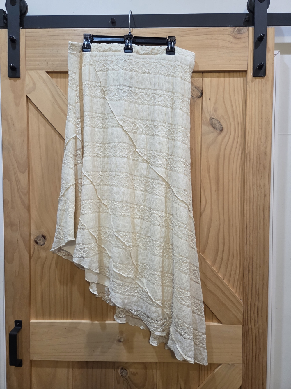 NWT | Torrid Cream Lace Asymmetrical Skirt | Size 1